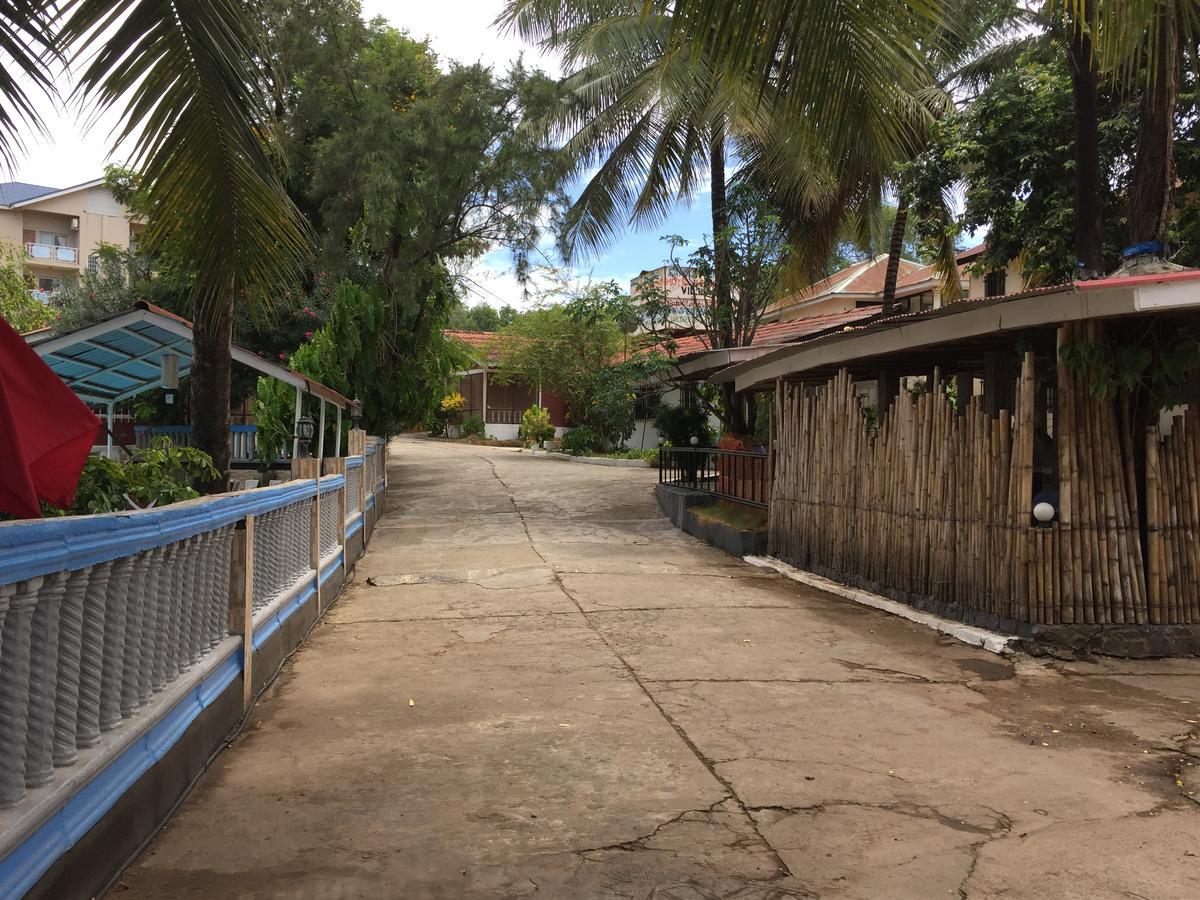 The Family Kingdom Resort Freetown Esterno foto