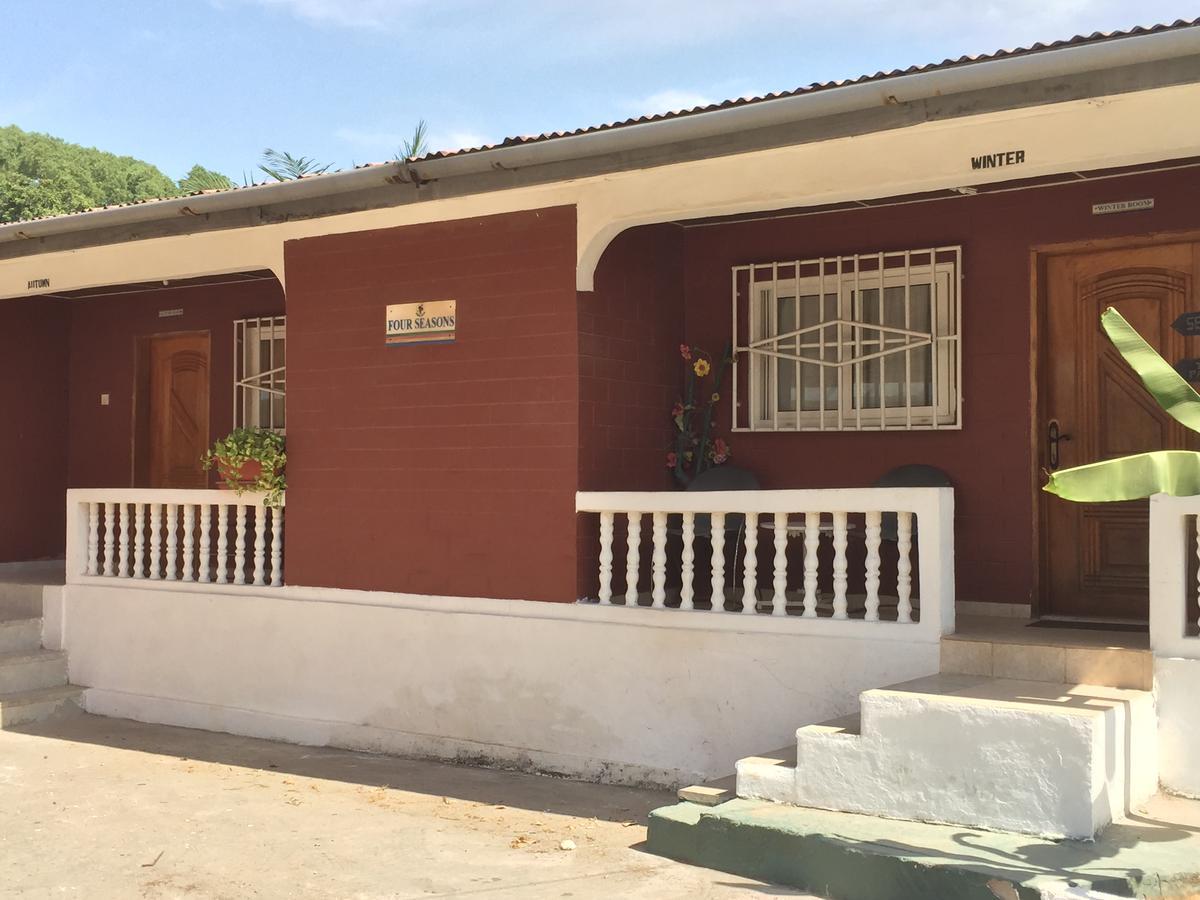 The Family Kingdom Resort Freetown Esterno foto