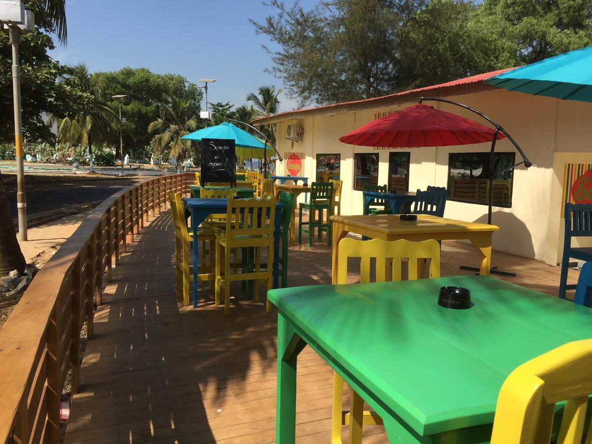 The Family Kingdom Resort Freetown Esterno foto