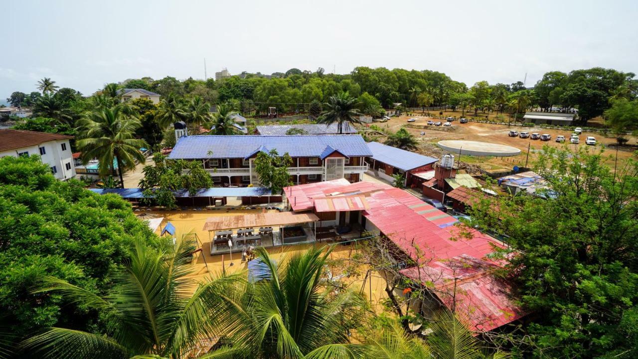 The Family Kingdom Resort Freetown Esterno foto