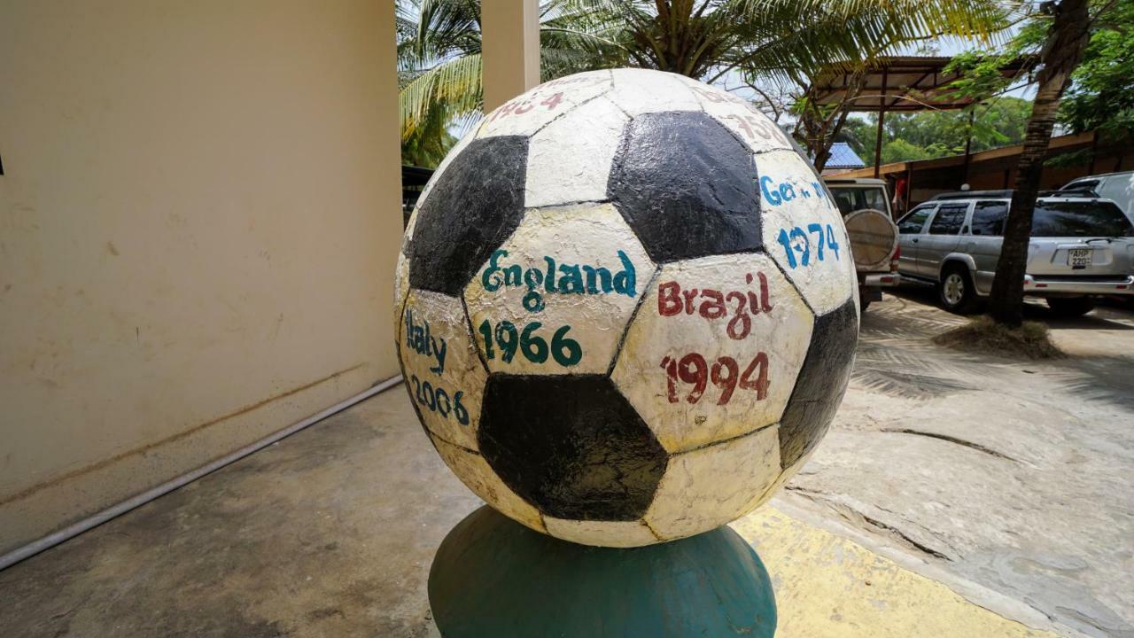 The Family Kingdom Resort Freetown Esterno foto