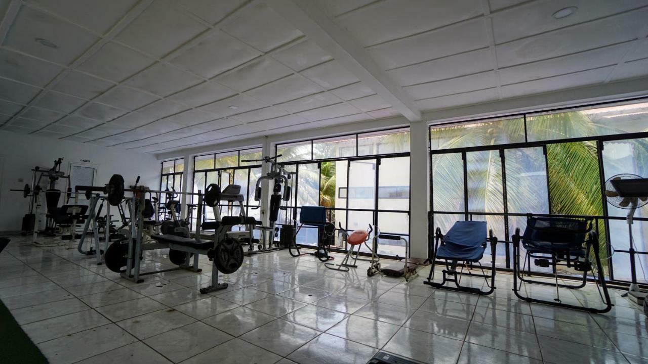 The Family Kingdom Resort Freetown Esterno foto