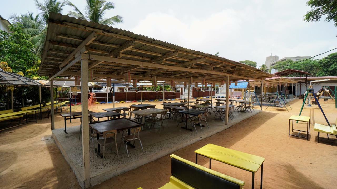The Family Kingdom Resort Freetown Esterno foto