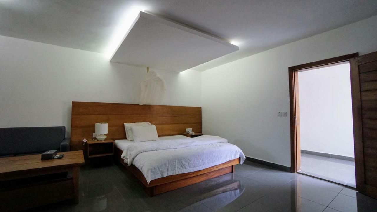 The Family Kingdom Resort Freetown Esterno foto