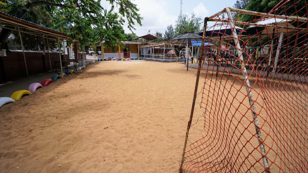 The Family Kingdom Resort Freetown Esterno foto
